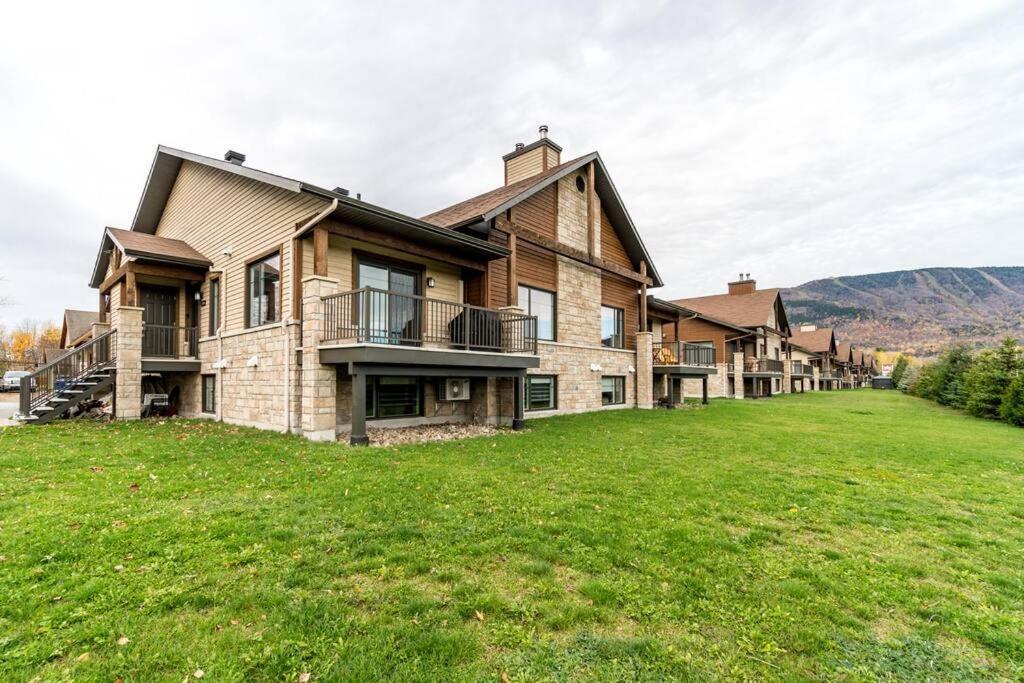 Apartamento Initial - Boho - Mont-Sainte-Anne Beaupré Exterior foto