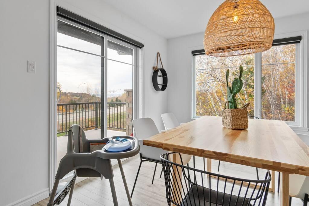 Apartamento Initial - Boho - Mont-Sainte-Anne Beaupré Exterior foto